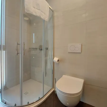 Elite 茨里克韦尼察