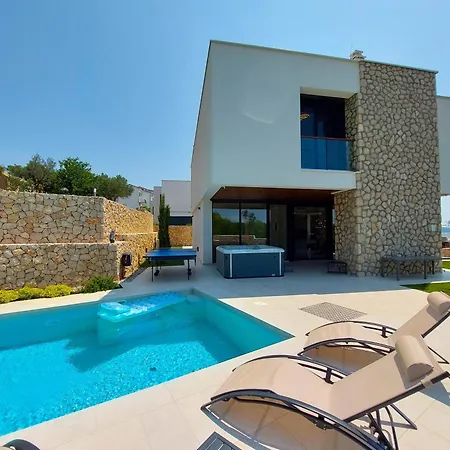 Elite * 茨里克韦尼察